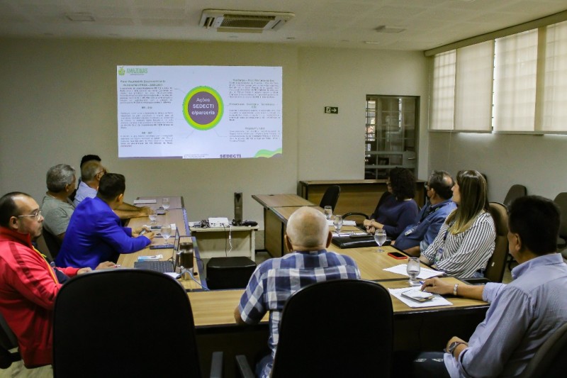 Sedecti debate com setor de olarias sobre gás natural e uso de novos produtos
