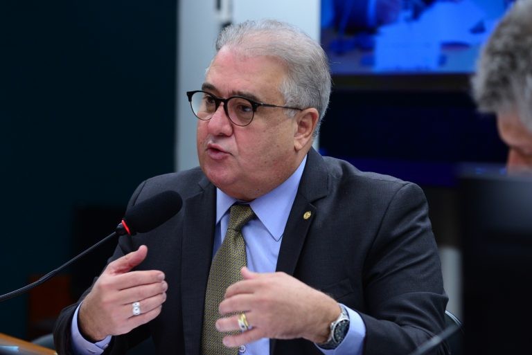 Comissão aprova proposta que prevê registro em junta comercial da emissão de debêntures no exterior