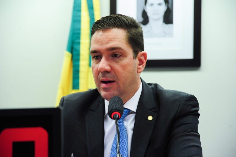 Comissão aprova proposta que destina recursos do Fundo Geral de Turismo para aviação regional