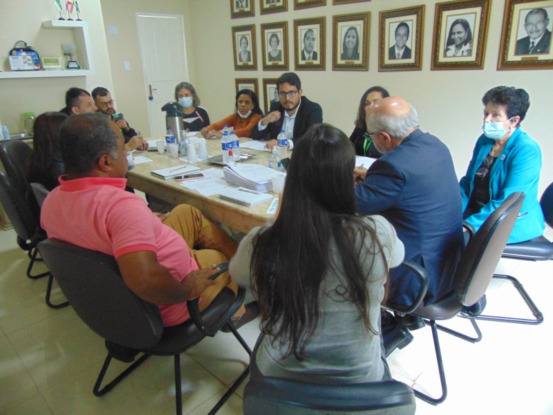 Secretário Municipal de Educação recebe representantes do Simmp e mantém diálogo aberto com professores