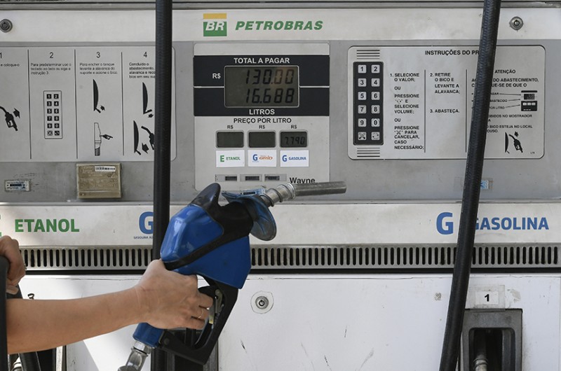 Vai a sanção limite para ICMS sobre combustíveis e compensação aos estados