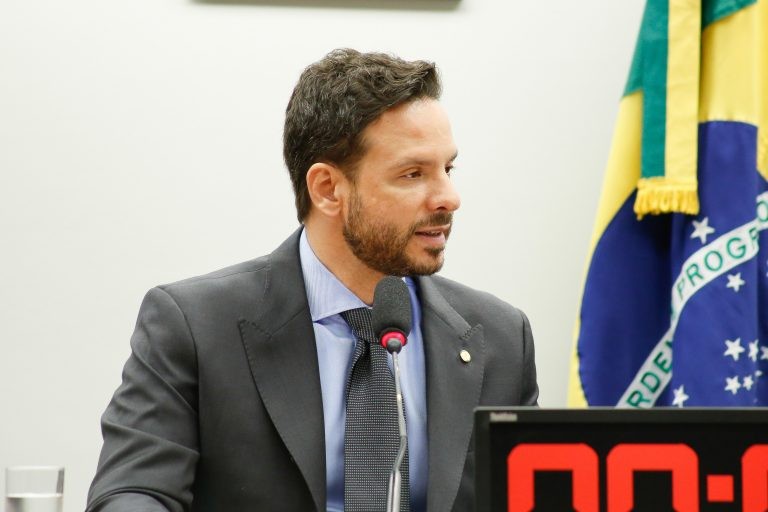 Professores e dirigentes de universidades criticam cortes no orçamento da educação