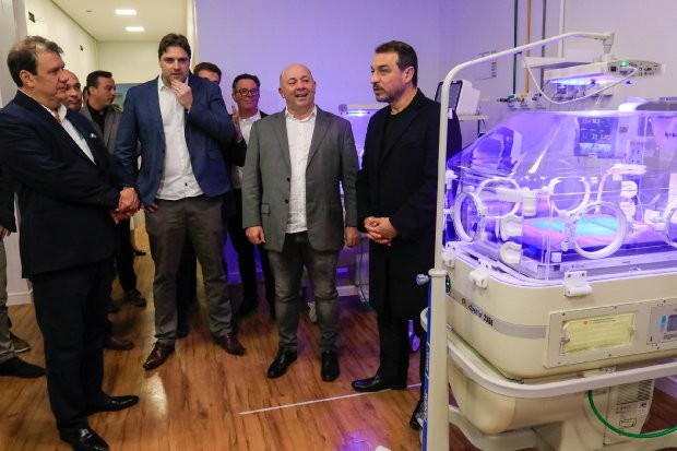 Estado assina convênio para abertura de novos leitos de UTI pediátrica e neonatal e construção de nova torre do Hospital Azambuja 
