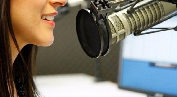 Bolsonaro veta projeto sobre identidade de radialista. 