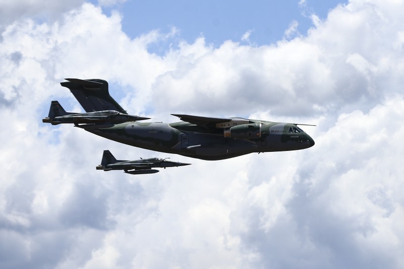 Holanda anuncia compra de cinco aviões cargueiros da Embraer