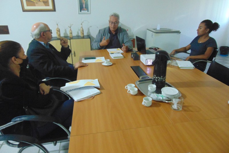 Smed e Coopmac avaliam parceria em projeto de educação cooperativista