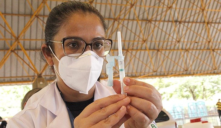 SES libera quarta dose de vacina contra a Covid-19 para pessoas a partir de 40 anos