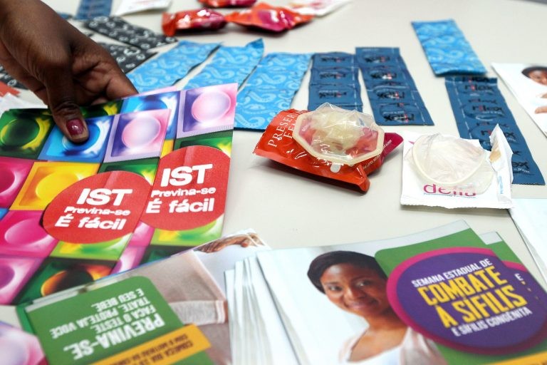 Comissão debate políticas de enfrentamento ao HIV e a hepatites para pessoas com deficiência