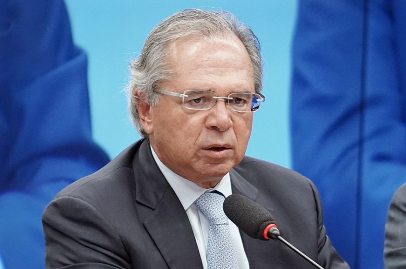 CAE poderá ouvir Paulo Guedes sobre preços dos combustíveis
