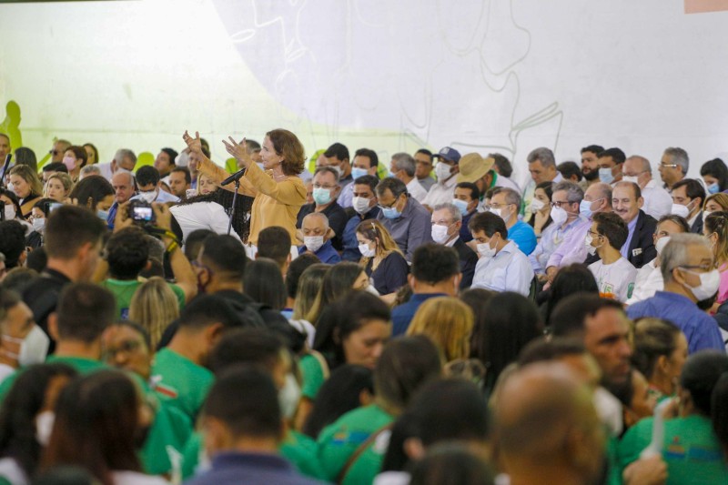 Governadora Izolda Cela reafirma compromisso com educação pública de qualidade e anuncia expansão do Pacto pela Aprendizagem