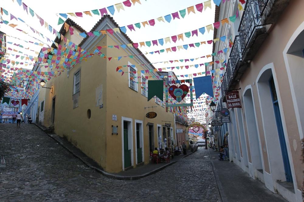 Decoração transforma Pelourinho em um grande ‘arraiá’ para o São João da Bahia 2022.