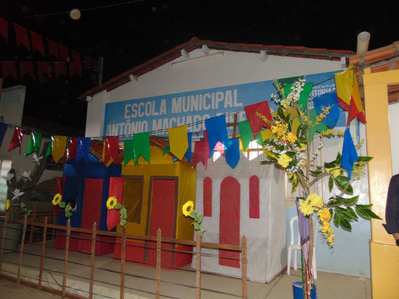 Secretaria Municipal de Educação prestigia “arraiá” do CEI de São João da Vitória