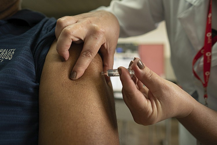 SP amplia a campanha de vacinação contra gripe para toda população