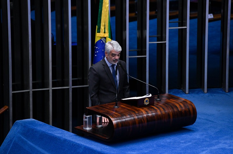 Humberto Costa defende instalação da CPI do MEC