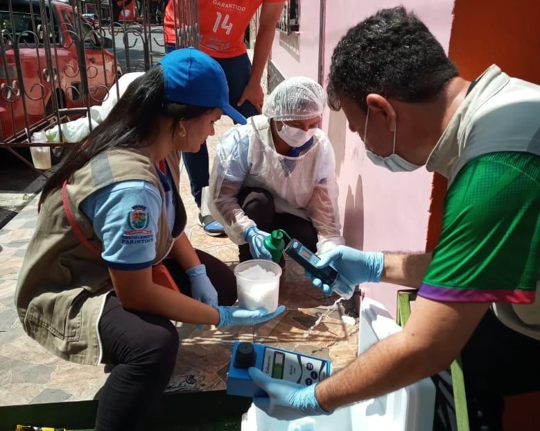 Em Parintins, a FVS- RCP realiza ação de monitoramento da qualidade de água para o Festival Folclórico