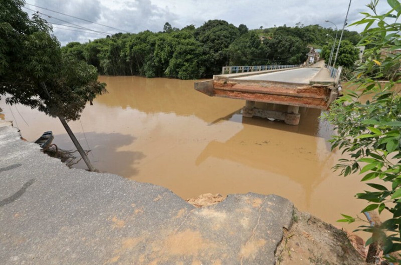 Promulgada lei que libera R$ 479,8 milhões para cidades atingidas pela chuva