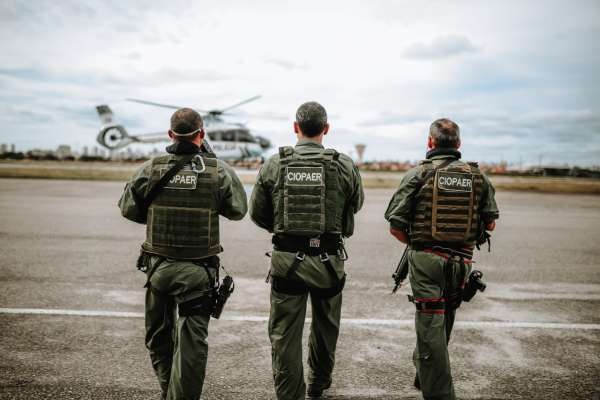 O operador aerotático e o uso de aeronaves desenvolvem ações na Segurança Pública do Ceará