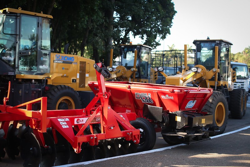 Governo de SP entrega 184 veículos e equipamentos para a região de Itapeva