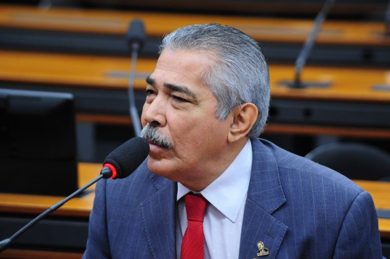 Comissão debate situação de imigrantes brasileiros vindos dos EUA