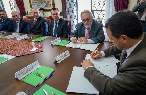 Governo do Estado e TJSC firmam convênio para garantir acesso pleno do cidadão à Justiça