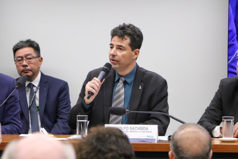 Ministro diz que governo vai divulgar preços esperados dos combustíveis após a redução de impostos