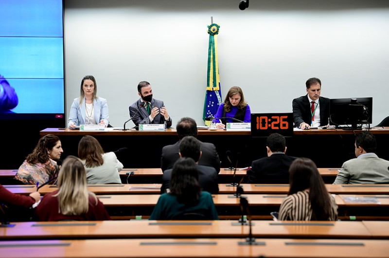 Em debate na CMO, parlamentares cobram mais recursos federais para o Samu