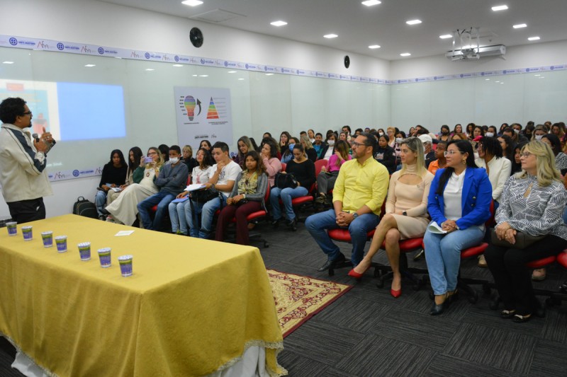 Prefeitura e Fundação Roberto Marinho/Canal Futura avaliam projeto Crescer Sem Violência em socialização