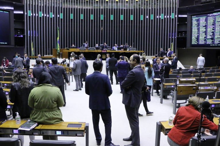 Câmara aprova projeto que institui Dia Nacional de Conscientização sobre a Paternidade Responsável