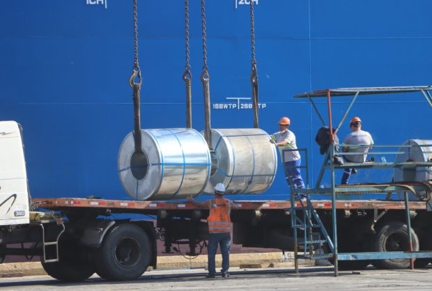 Maior parte do aço importado pelo Brasil chega através do Porto de São Francisco 