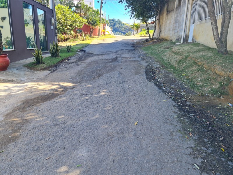Prefeito assina Termo de Convênio para obras de drenagem e pavimentação nos loteamentos Alvorada e Floresta I