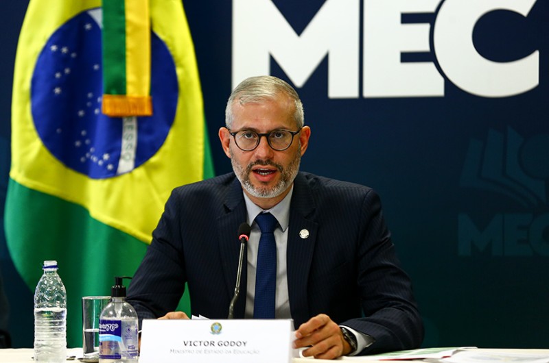 Comissão pode convocar ministro da Educação para explicar corte de R$ 169 milhões