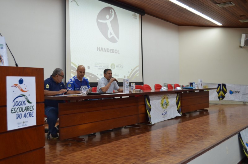 Educação realiza convênio com federações para promover esporte estudantil