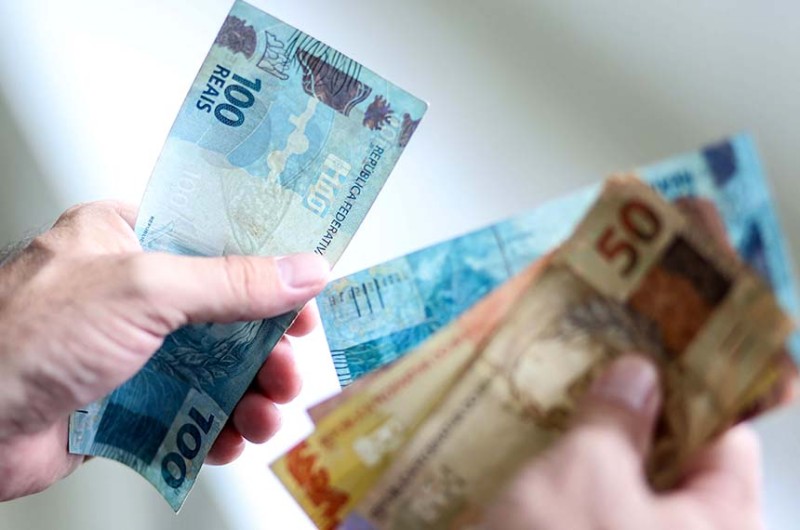 MP que amplia beneficiários e margem do consignado chega ao Senado