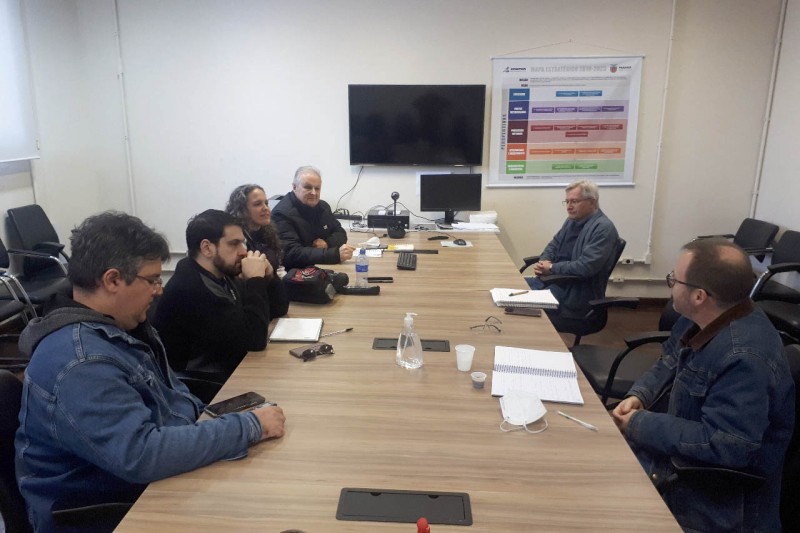 Paraná é palco de pesquisa do IBGE para livro sobre feijão e mandioca