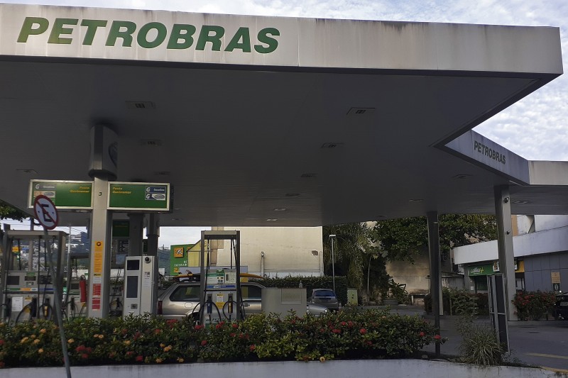 Rio de Janeiro reduz para 18% alíquota do ICMS sobre combustíveis
