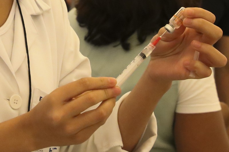Covid-19: Brasil registra 284 óbitos e 76 mil casos em 24 horas