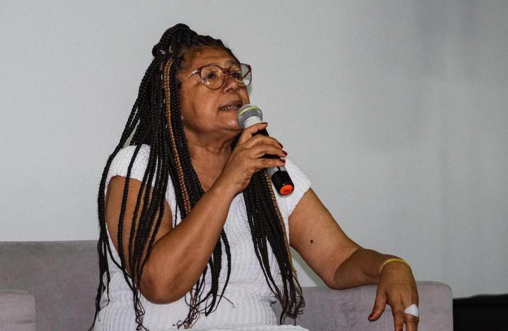 Marta sobre 4º aumento do gás de cozinha na Bahia este ano: “Mais uma crueldade com quem luta pra não passar fome”.