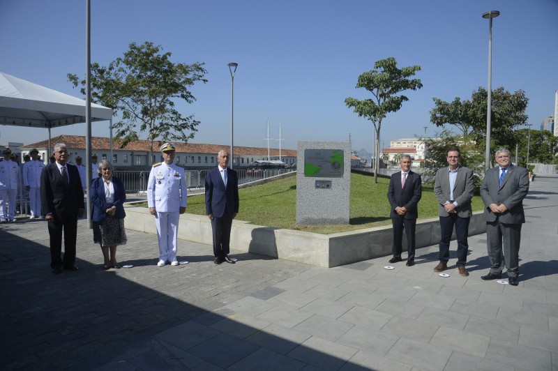 Brasileiros são bem-vindos em Portugal, diz presidente português