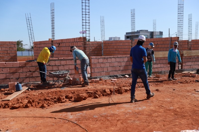 Obra da escola do Parque das Emas segue em ritmo acelerado