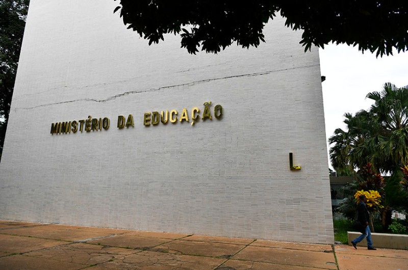 Líderes discutem nesta terça encaminhamento do pedido de CPI do MEC