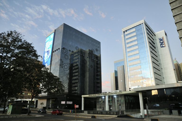 Ministros da Educação e da CGU participam de reunião na Câmara