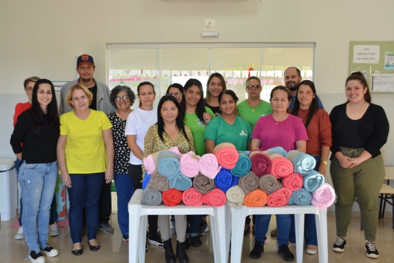 Prefeitura de Bataguassu realiza entrega de cobertores referente a Campanha do Agasalho 2022