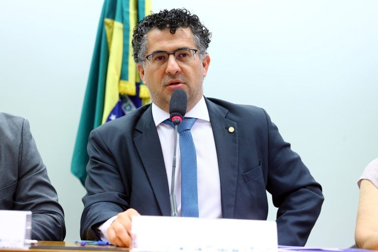 Oposição recusa acordo de procedimento sobre votação de PEC do Estado de Emergência