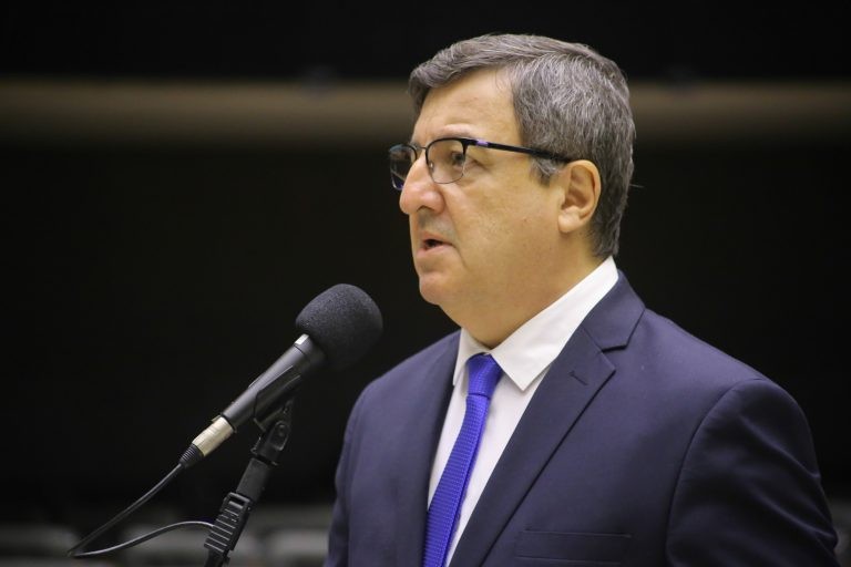 Relator pretende ler hoje parecer sobre PEC do Estado de Emergência