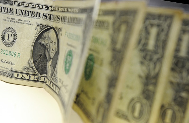 Dólar aproxima-se de R$ 5,40 com temor de recessão global