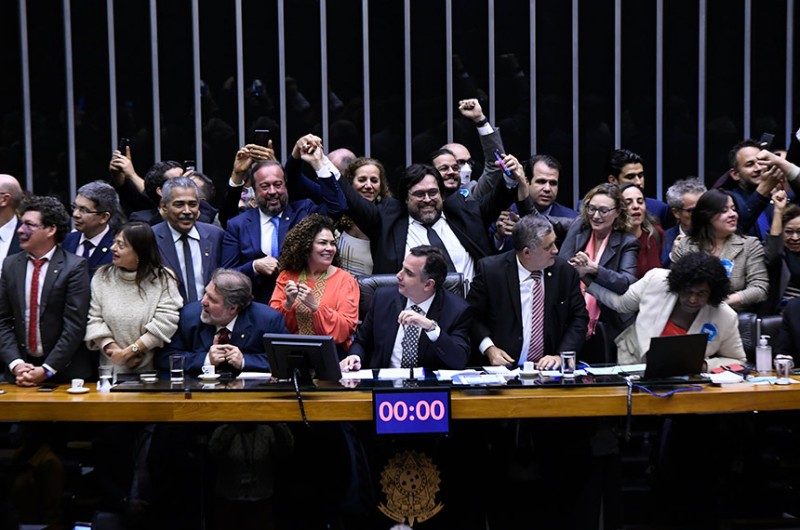 Congresso derruba vetos e garante mais recursos para setor cultural