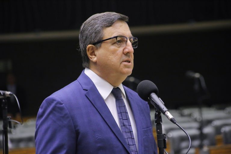 Relator recomenda aprovação da PEC do Estado de Emergência; texto pode ser votado na quinta-feira