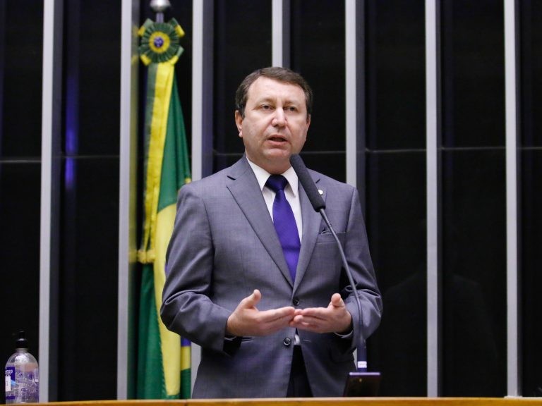 Projeto restringe uso de tornozeleira eletrônica a acusado de crime hediondo