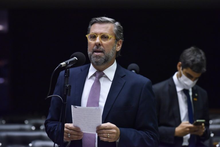 Projeto criminaliza exposição reiterada de criança a atos de violência doméstica