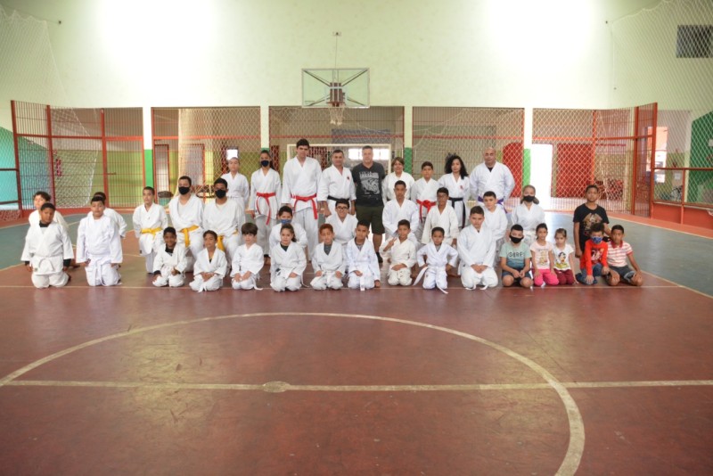 Secretaria Municipal de Esporte, Lazer, Turismo e Cultura apoia treino de Karatê